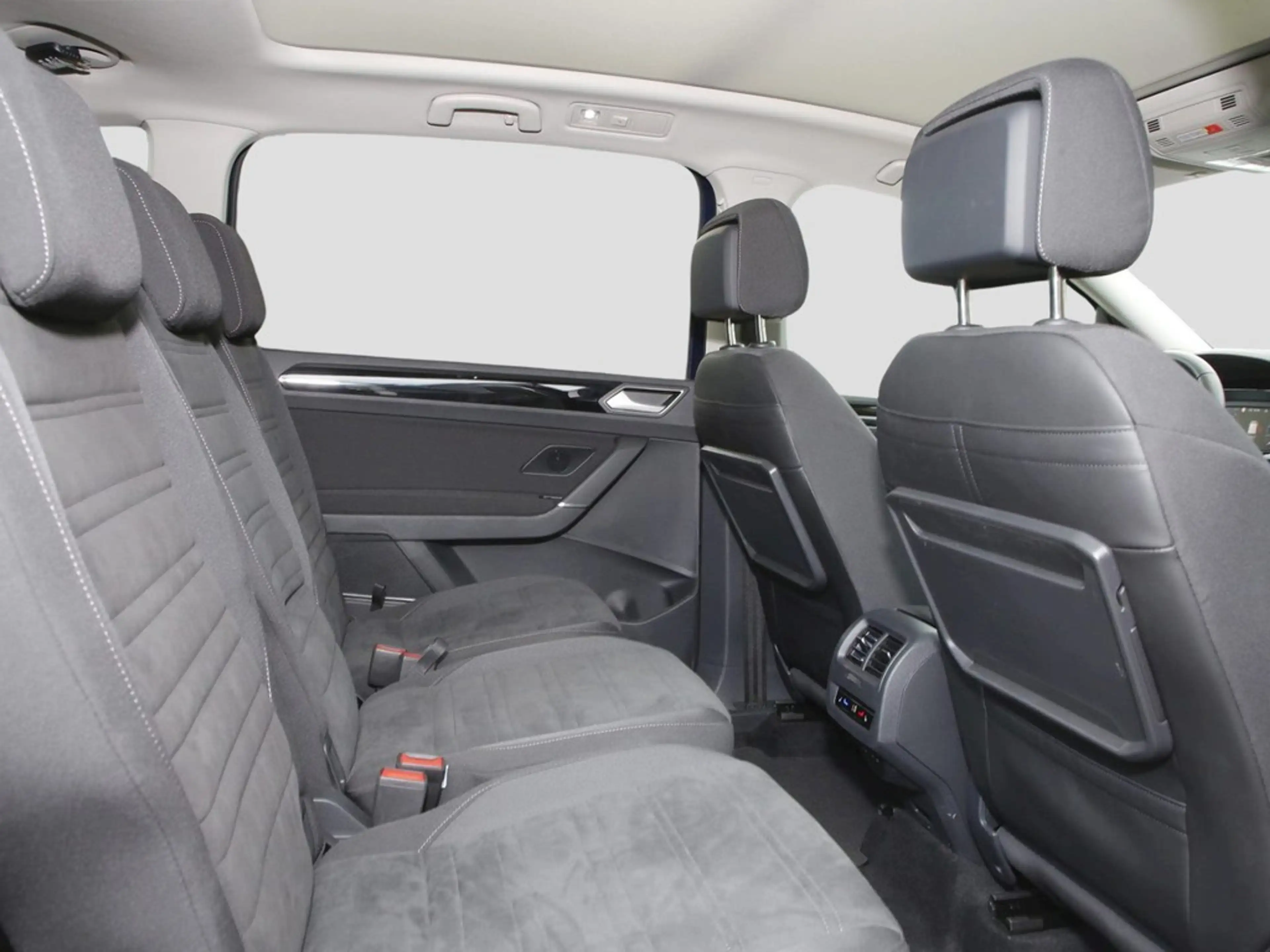 Volkswagen Touran 2.0 TDI DSG Highline 17"ACC BMT LED SHZ — photo 13