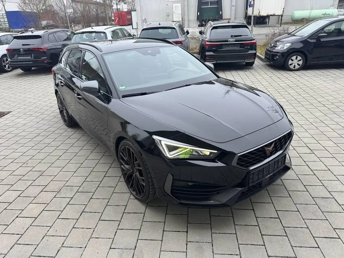 CUPRA Leon Sportstourer VZ *TOP-Ausstattung* e-HYBRID Noir - 1