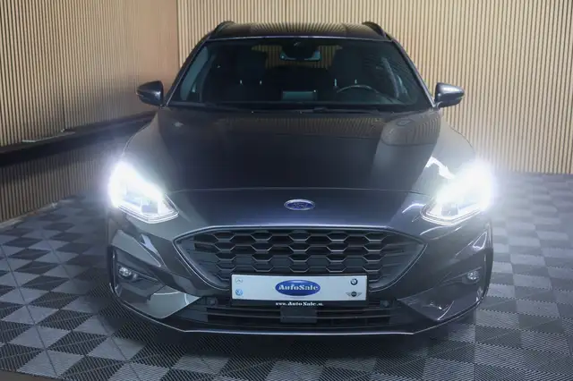 Ford Focus view 7