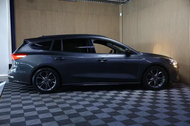 Ford Focus view 6