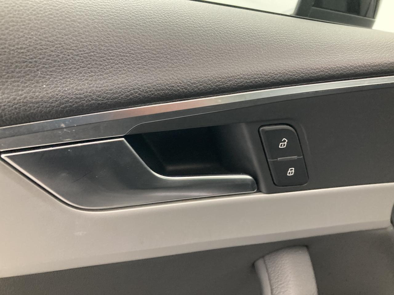 Audi A4 Business Edition S line 35 TFSI 110kW (150ch) S tronic — photo 22