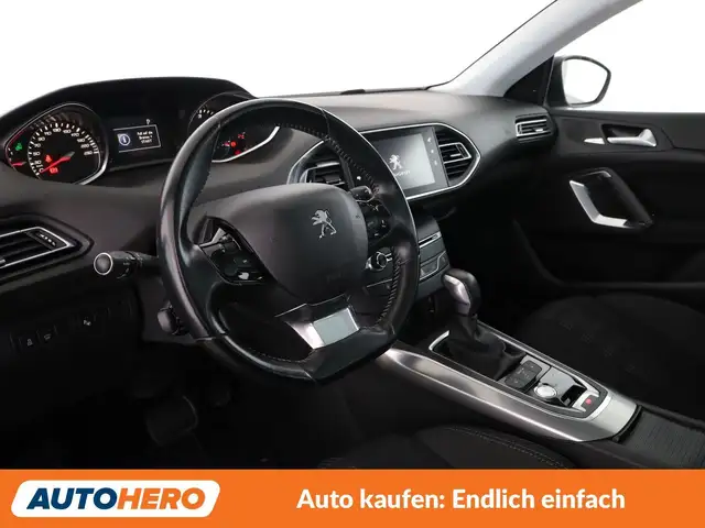 Peugeot 308 view 11