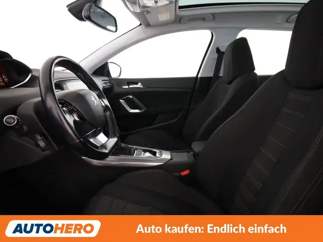 Peugeot 308 view 10