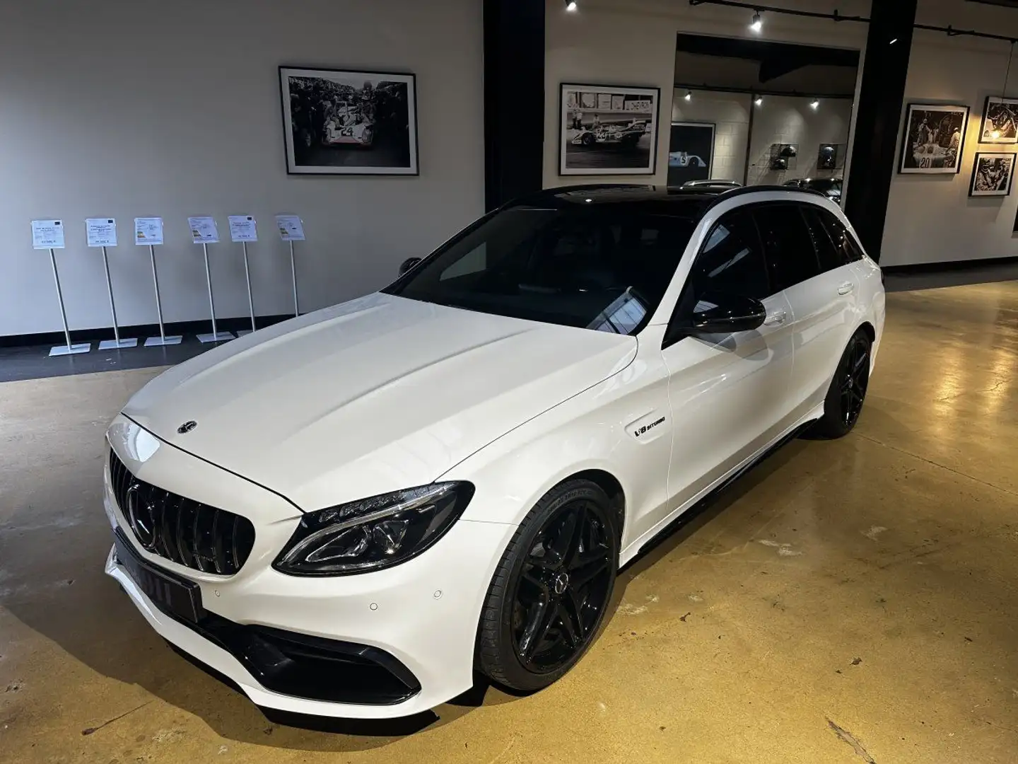 Mercedes-Benz C 63 AMG BREAK 63 Mercedes-AMG Speedshift MCT AMG CARNET 10 Blanc - 1