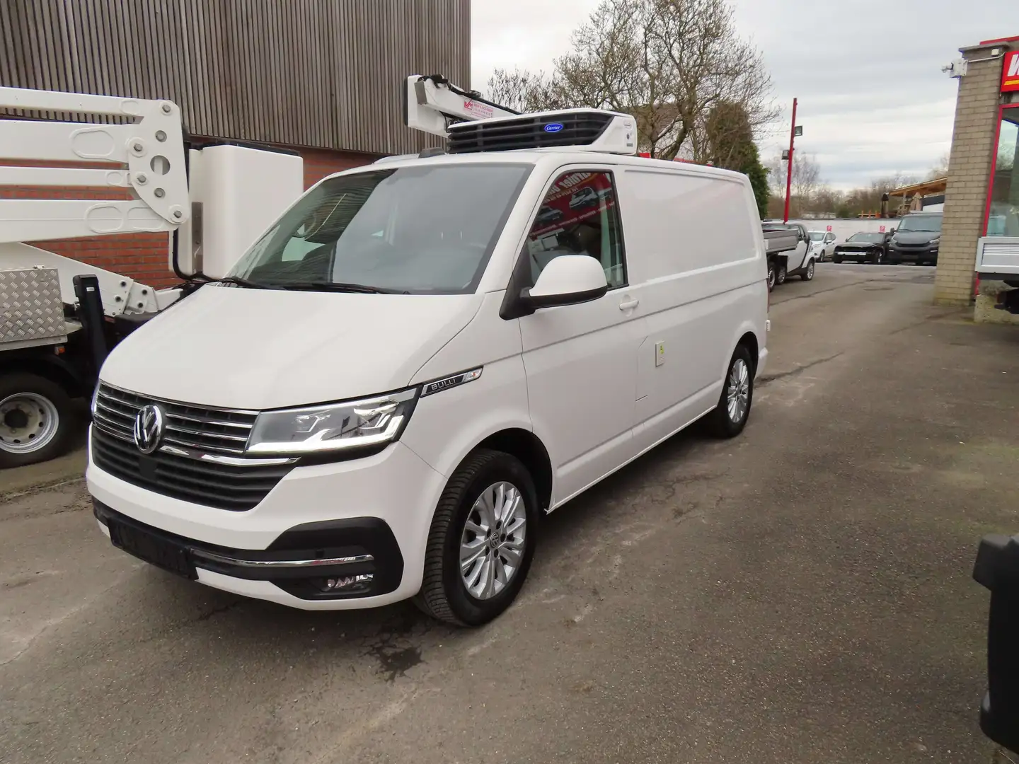 Volkswagen T6.1 Transporter Serie Bulli FRIGO 24000€ HTVA Blanc - 1