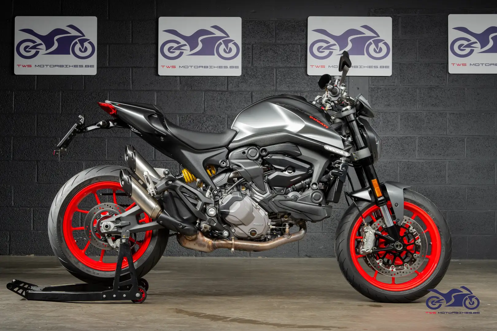 Ducati Monster 937 + Grijs - 1