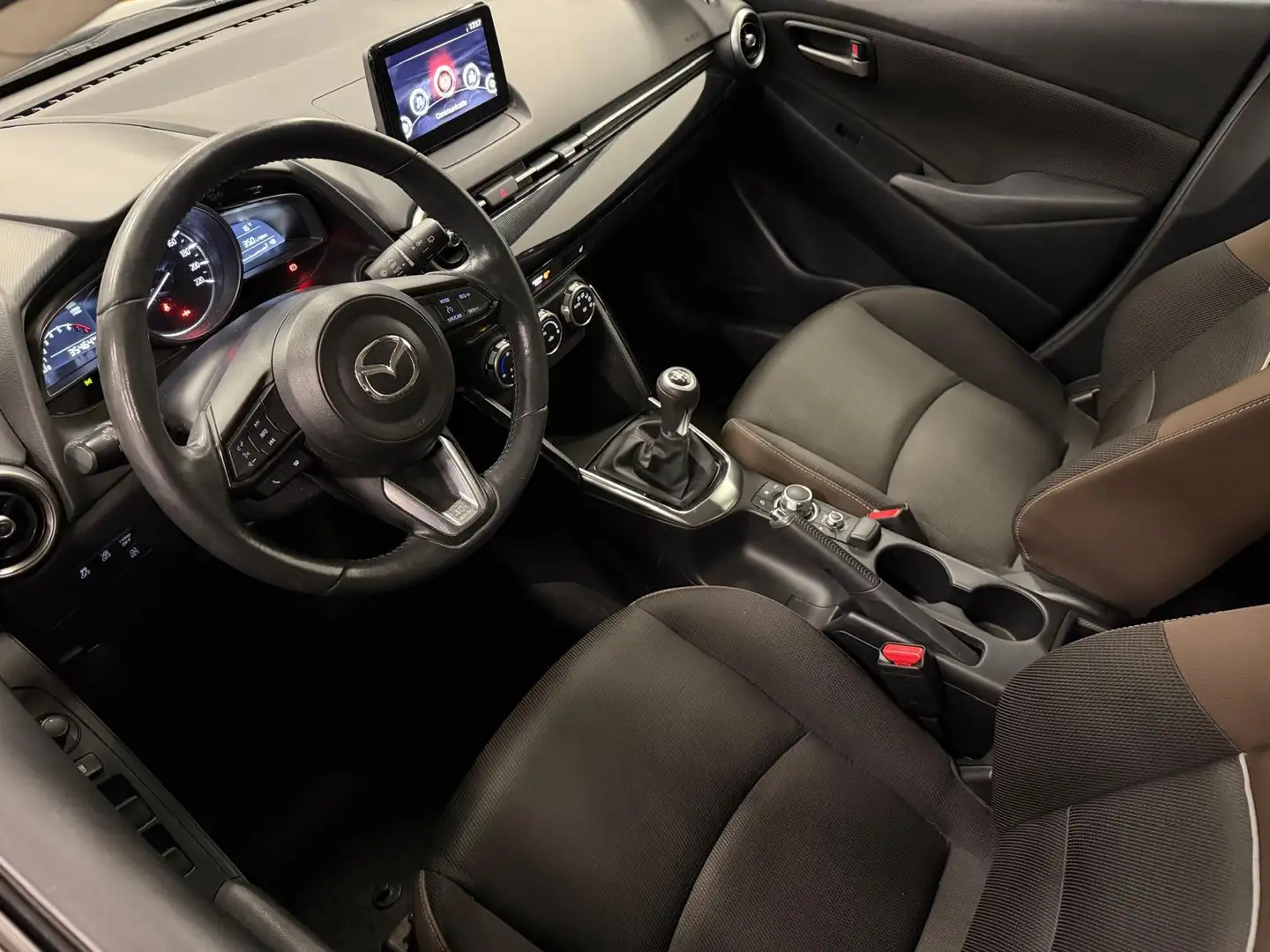 Mazda 2 1.5 Skyactiv-G Signature Camera / Navi / CarPlay / Zwart - 2