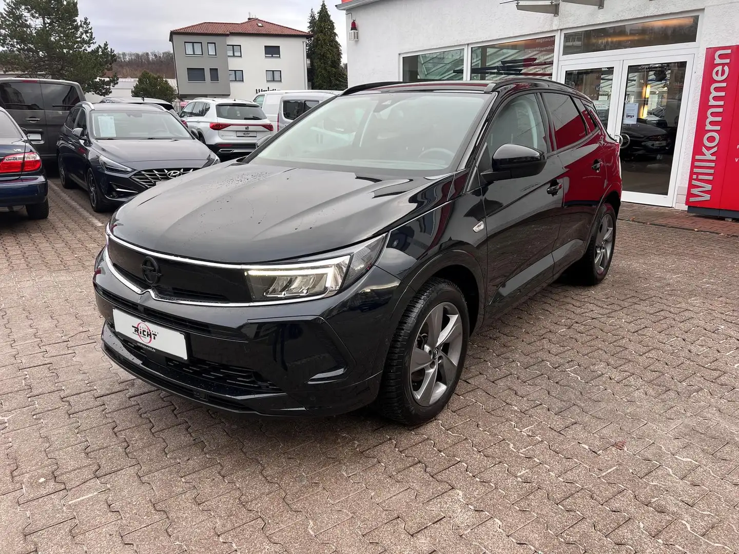 Opel Grandland 1.2 GS Line Navi Kamera LHZ DAB Schwarz - 2