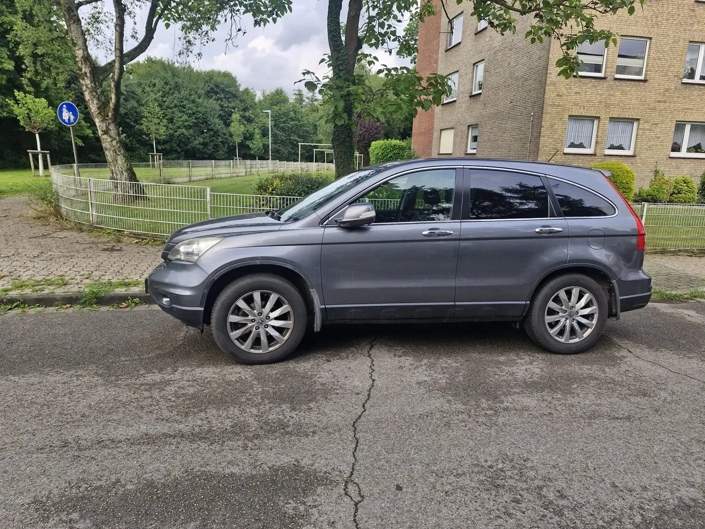 Honda CR-V CR-V 2.0i-VTEC Comfort 50 Jahre Edition Grau - 2