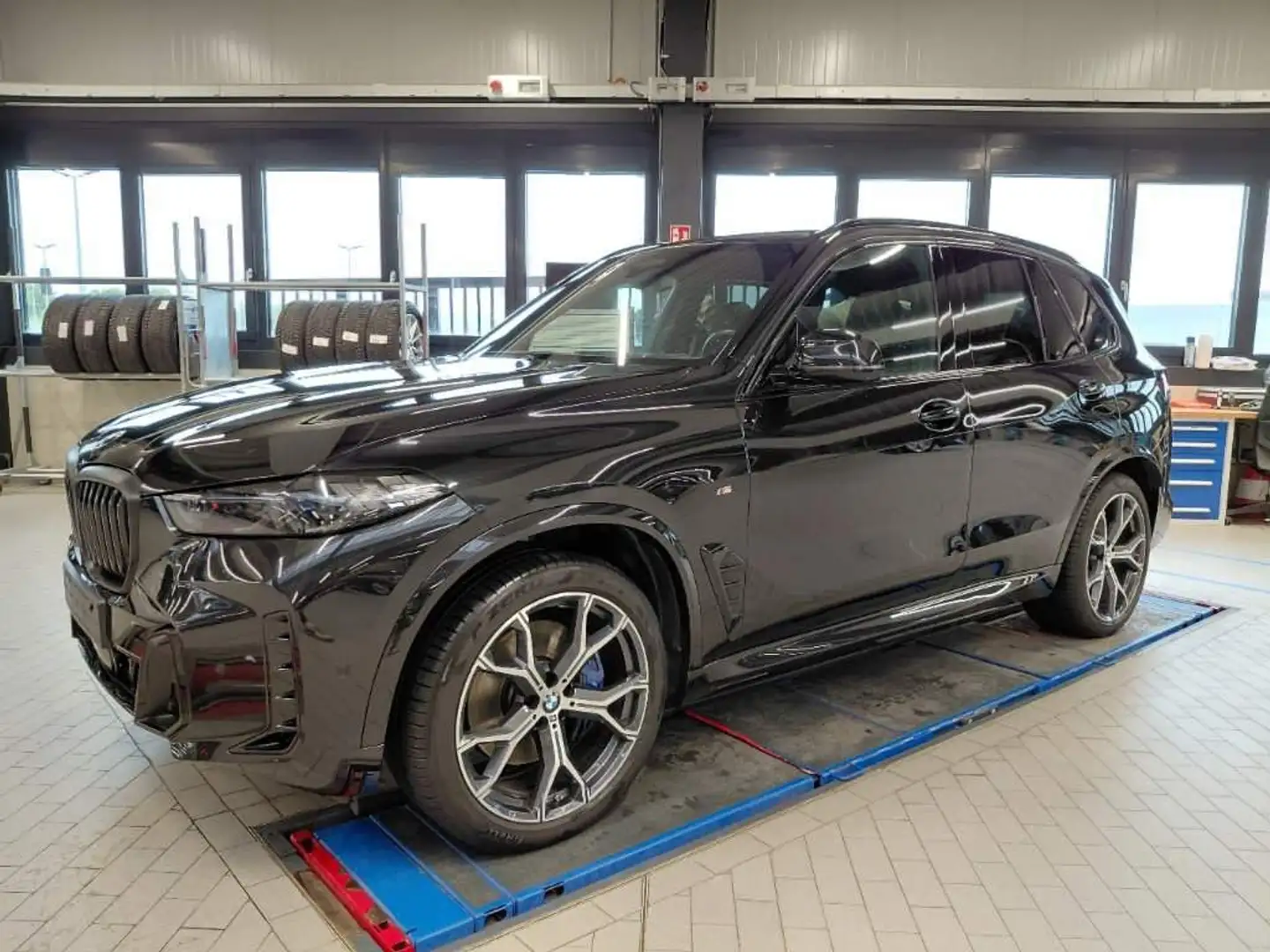 BMW X5 30 d xDrive M Sport Pro*AHK*Pano*Luft*Sthzg* Schwarz - 1