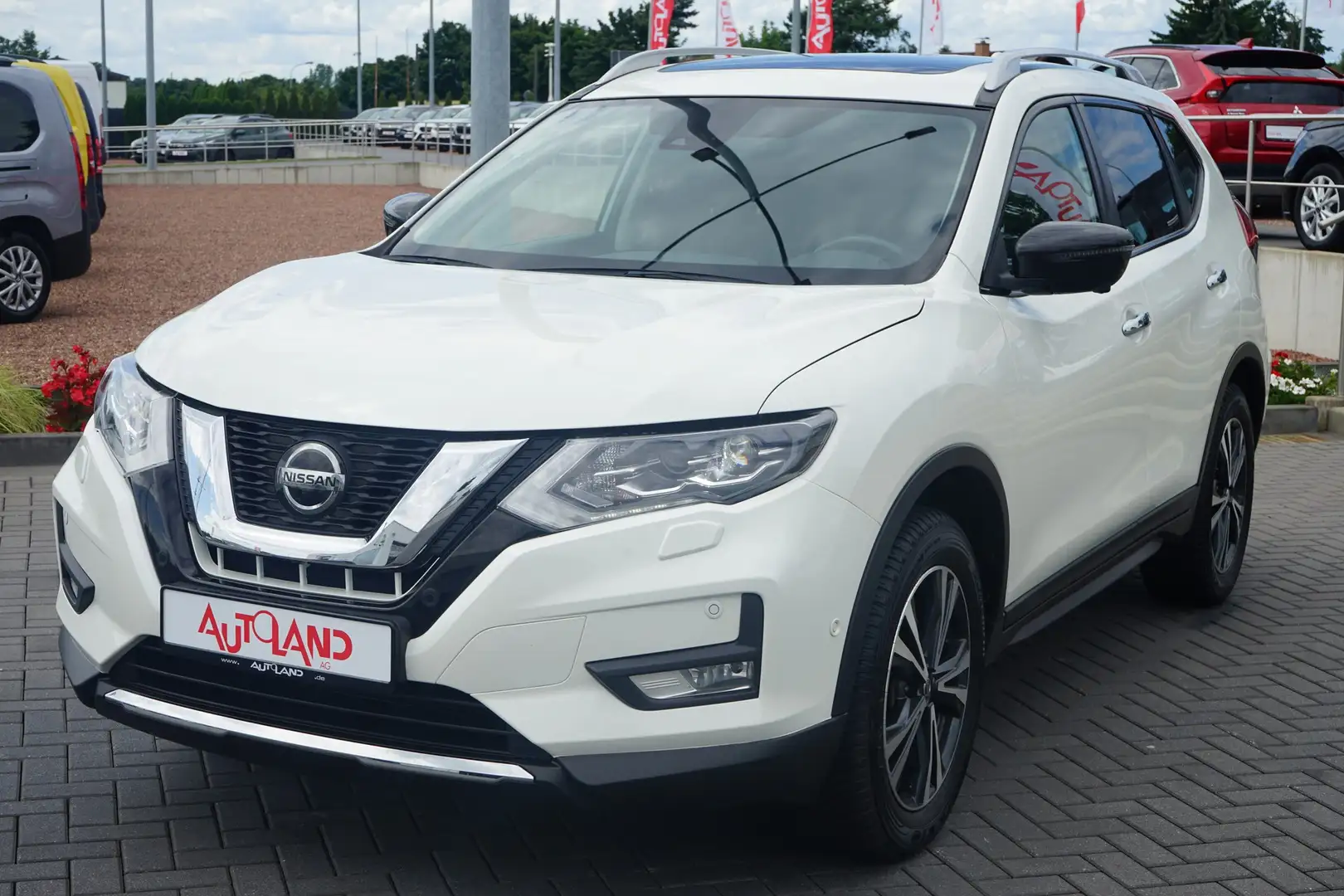Nissan X-Trail 1.7 dCi N-Connecta Pano LED 360° AHK Navi Weiß - 2