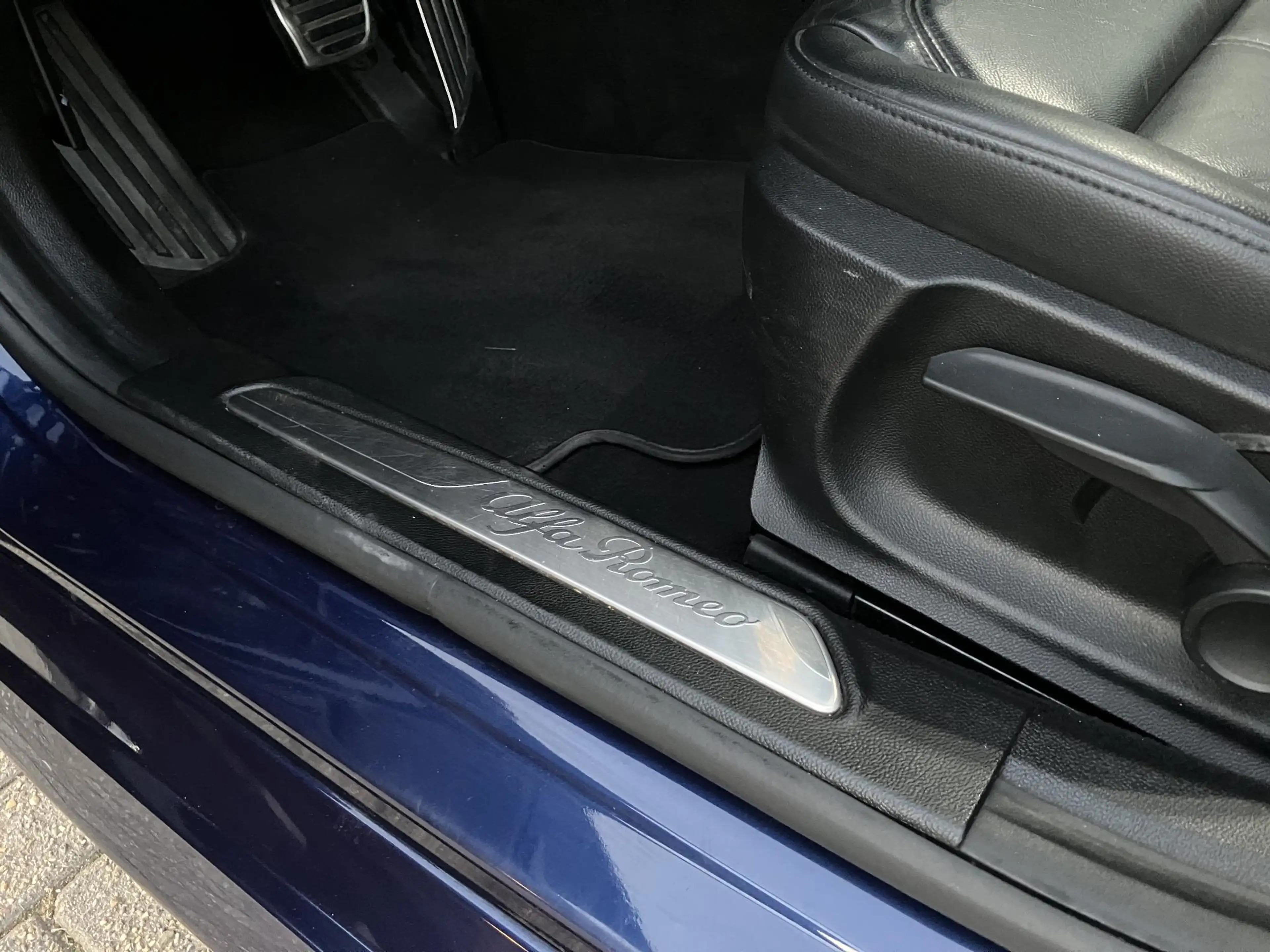 Alfa Romeo Giulia 2.0T Super — photo 26
