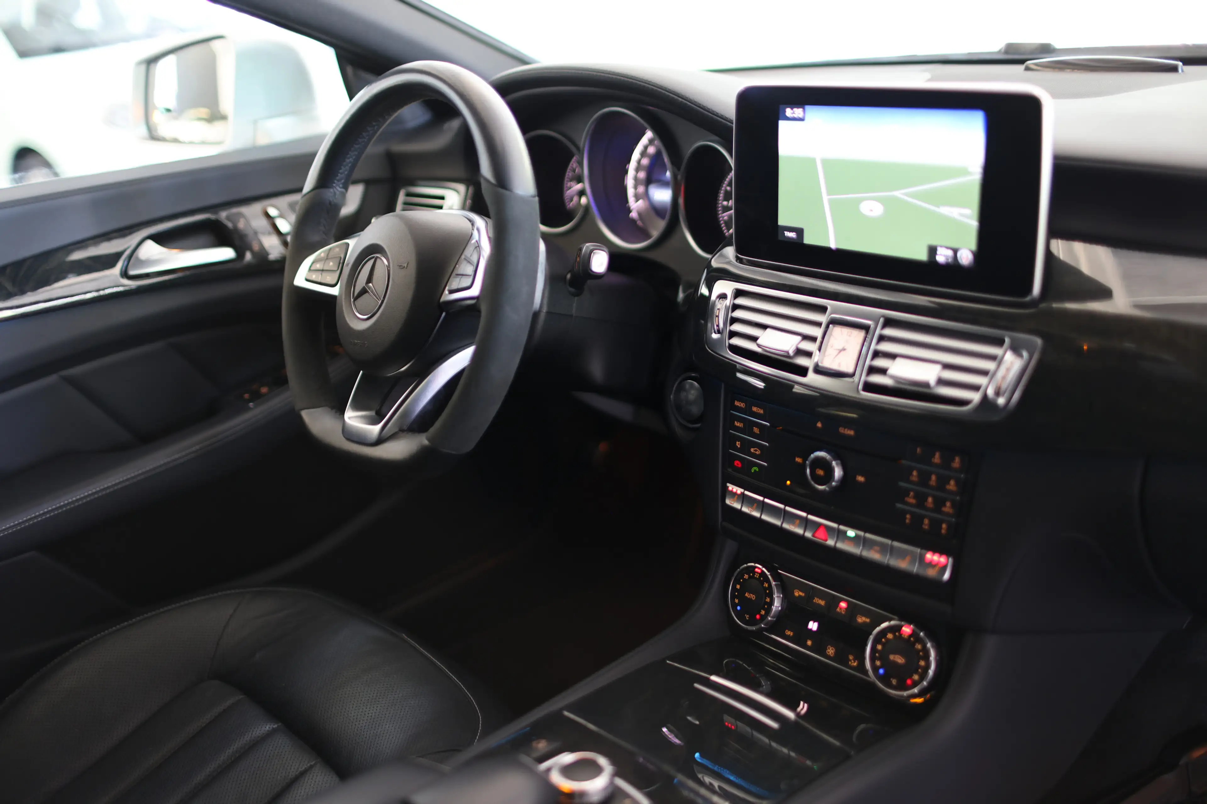 Mercedes-Benz CLS 350 d 4M AMG-LINE MULTIBEAM — photo 8