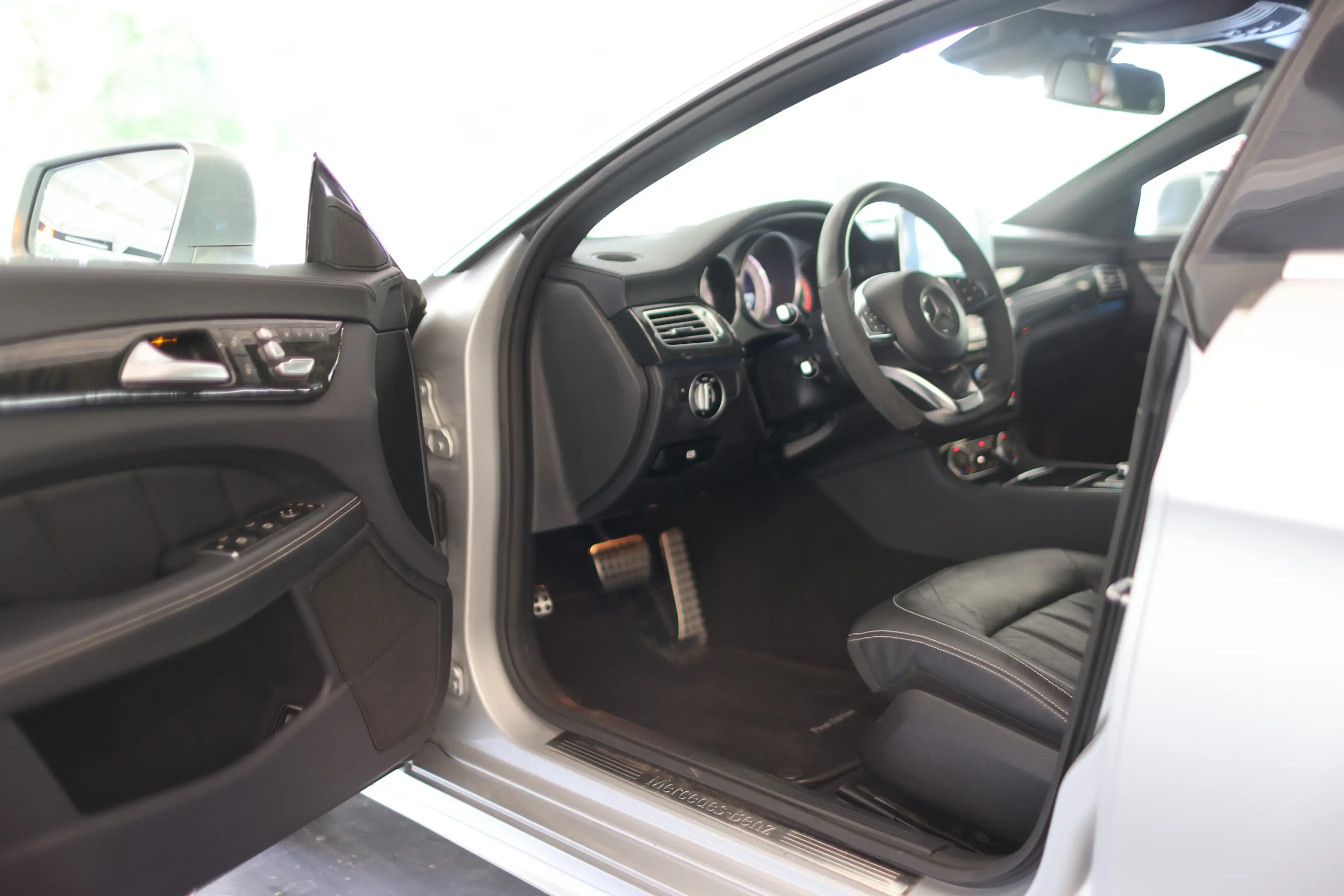 Mercedes-Benz CLS 350 d 4M AMG-LINE MULTIBEAM — photo 9