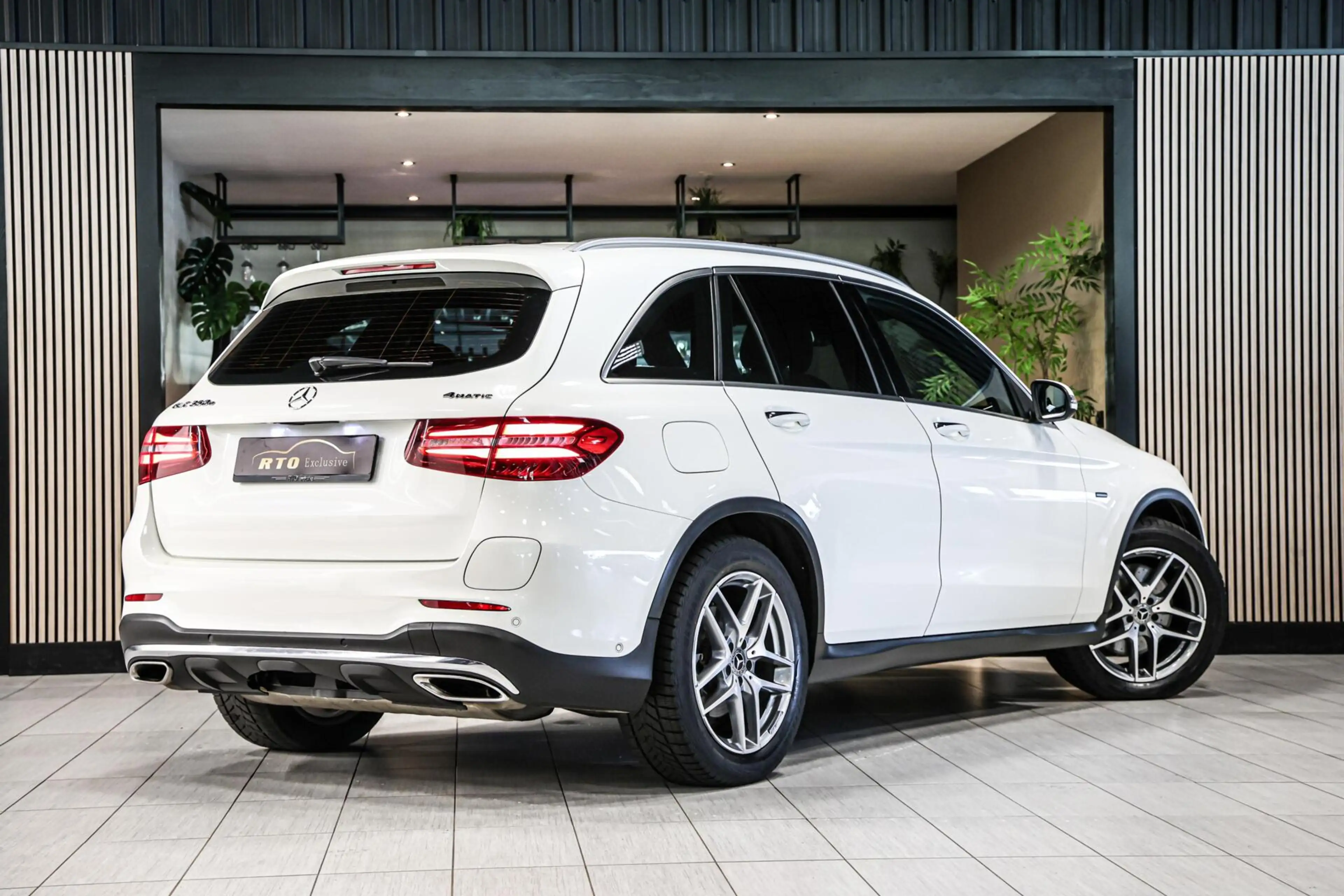 Mercedes-Benz GLC 350 350e 4MATIC AMG Premium Plus|Pano|verkoeling|Trekh — photo 5