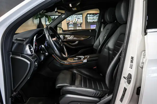 Mercedes-Benz GLC view 9
