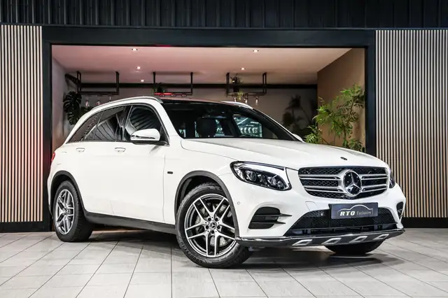 Mercedes-Benz GLC view 4