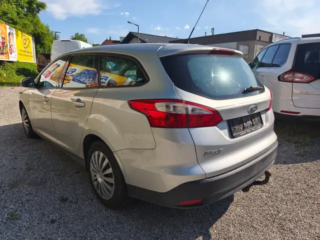 Ford Focus view 5