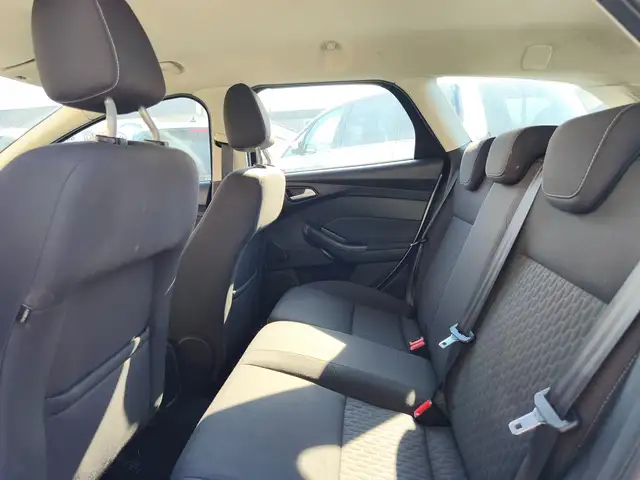 Ford Focus view 10