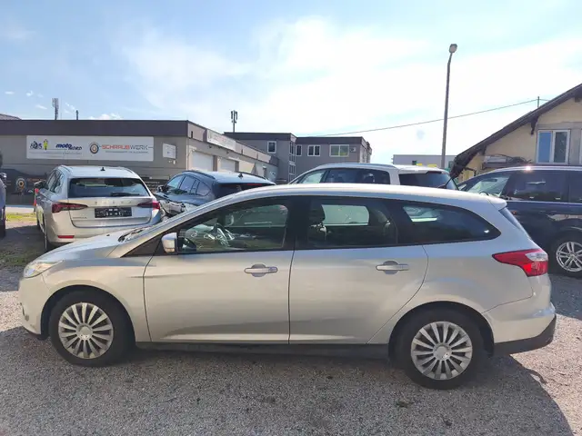 Ford Focus view 4