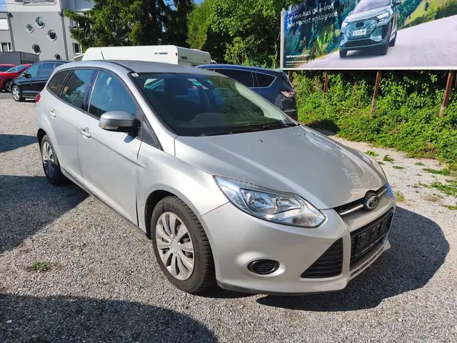 Ford Focus view 8