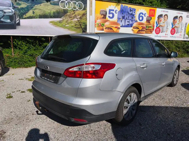 Ford Focus view 6