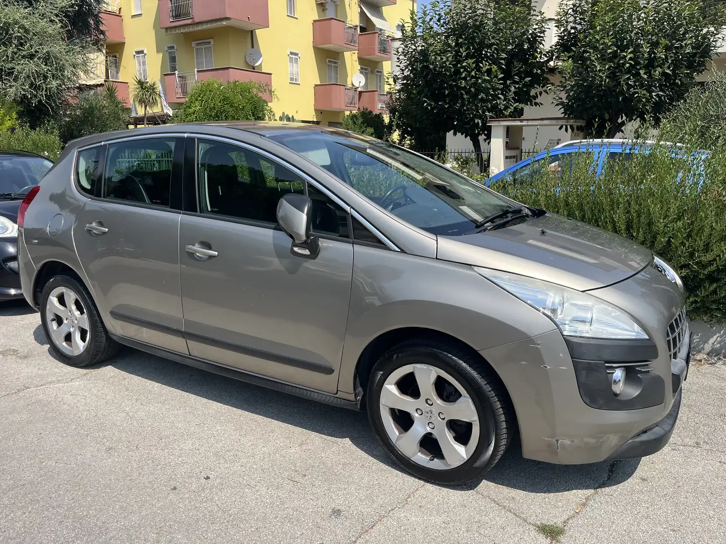 Peugeot 3008 1.6 hdi 8v Tecno 112cv robot - 1
