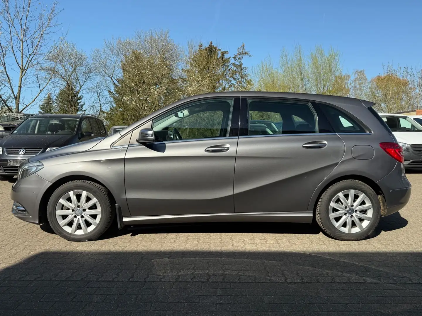 Mercedes-Benz B 200 CDI 7G-DCT/AHK/Navi/R-Cam/Bi-Xenon/Style Grijs - 2