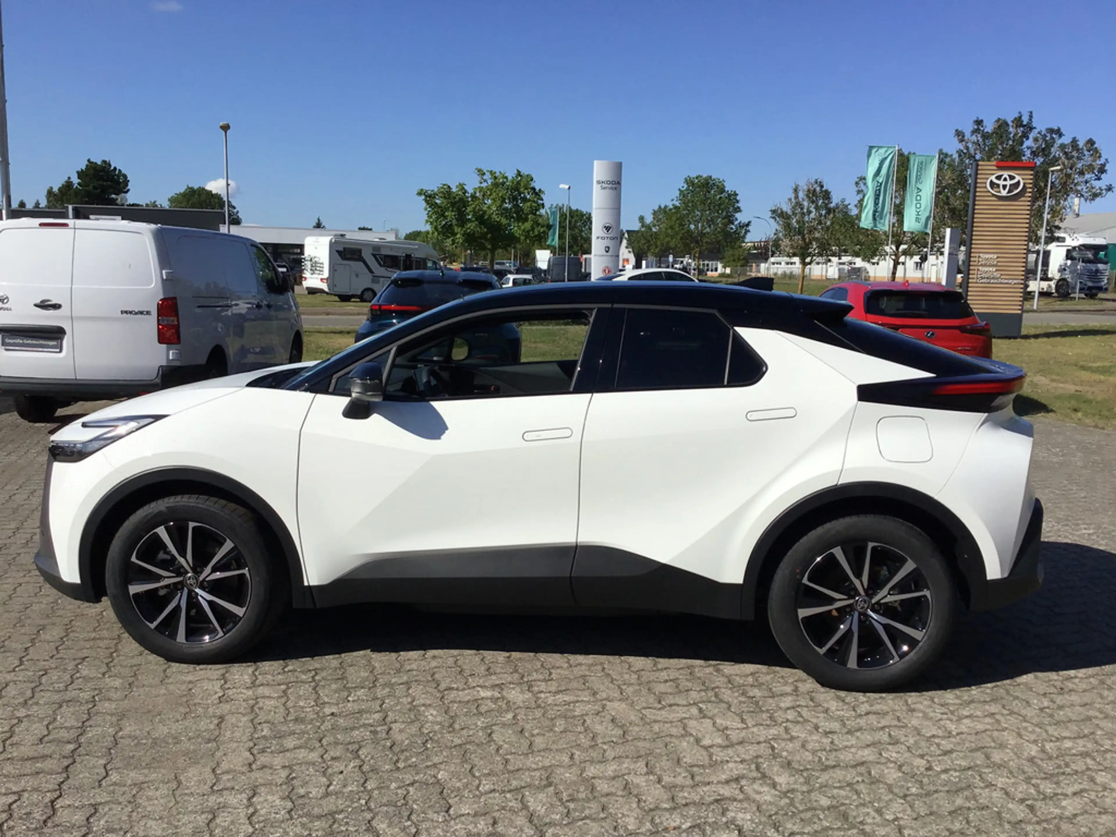 Toyota C-HR 2.0 Plug-In Hybrid FWD Teamplayer LED — photo 3