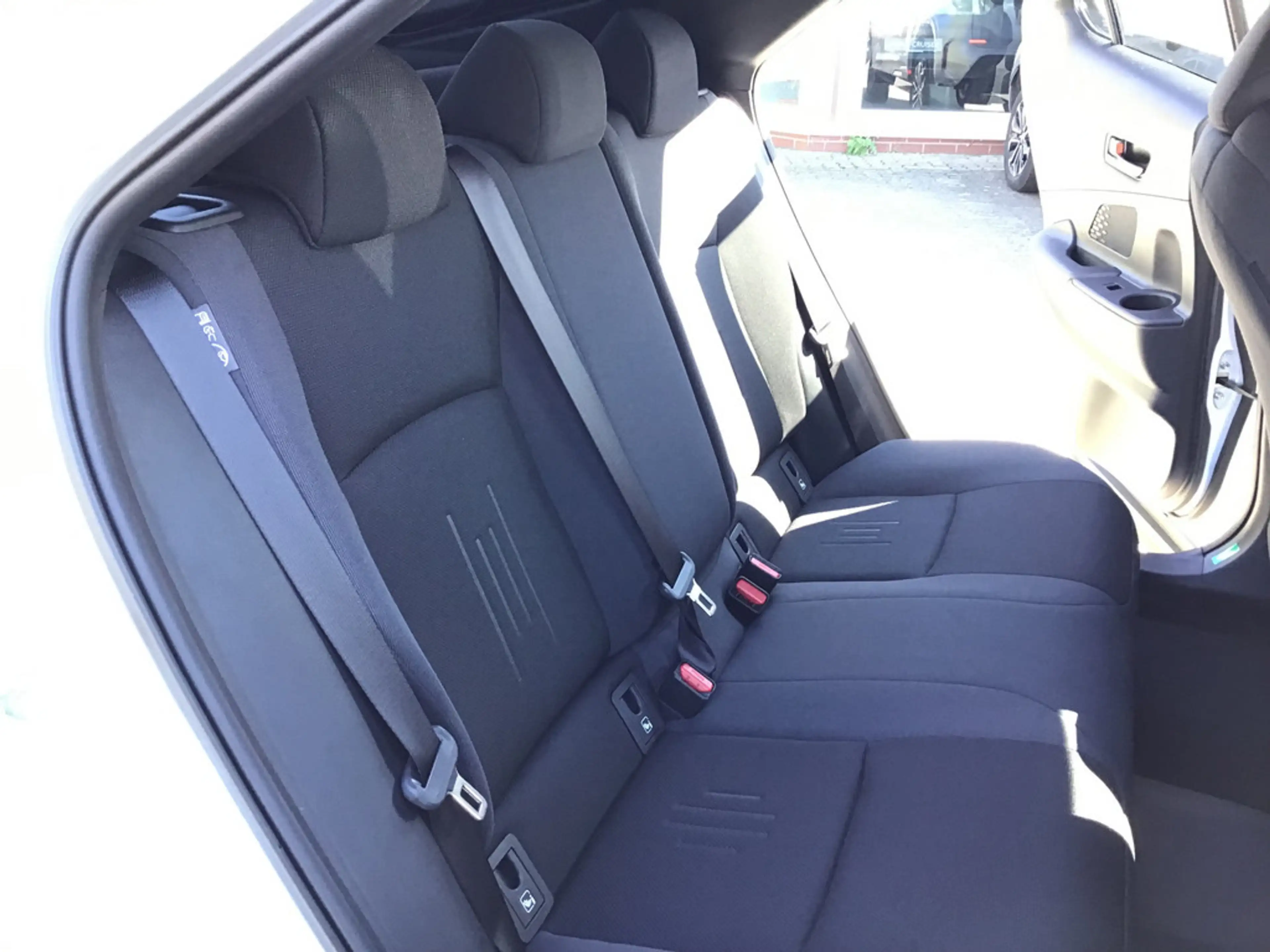 Toyota C-HR 2.0 Plug-In Hybrid FWD Teamplayer LED — photo 8