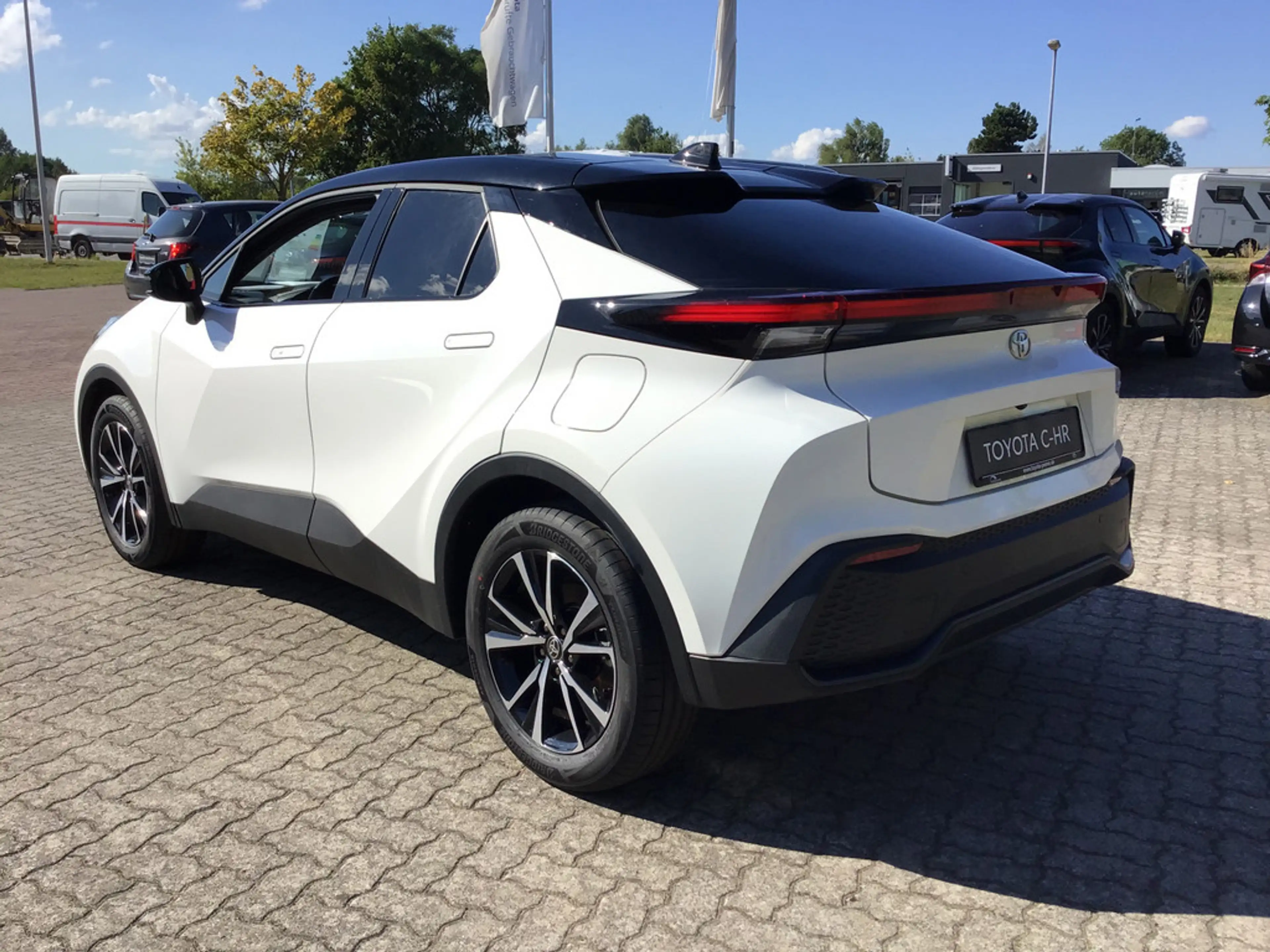 Toyota C-HR 2.0 Plug-In Hybrid FWD Teamplayer LED — photo 2