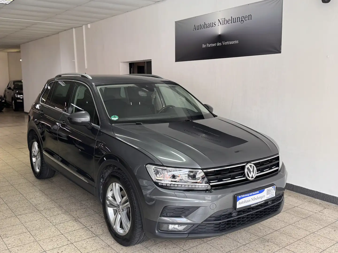 Volkswagen Tiguan Sound Start-Stopp*ACC*LED*Navi*SHZ*LaneAssistent Grau - 1