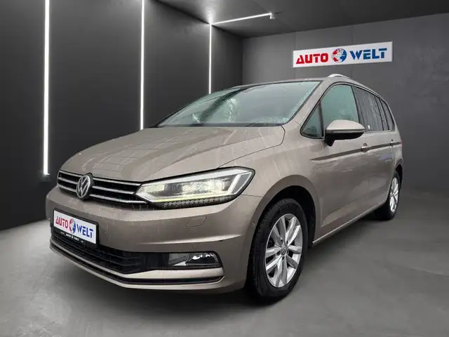 Volkswagen Touran 1.6 TDI Automatik 7-Sitzer LED Navi PDC