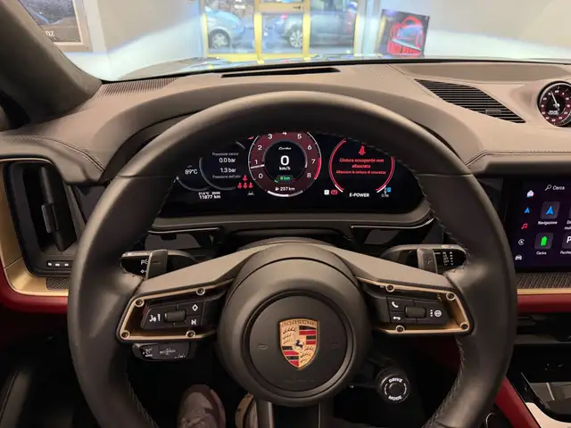 Porsche Cayenne view 8