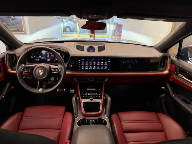Porsche Cayenne view 9