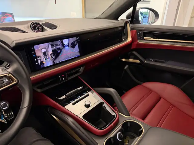 Porsche Cayenne view 5