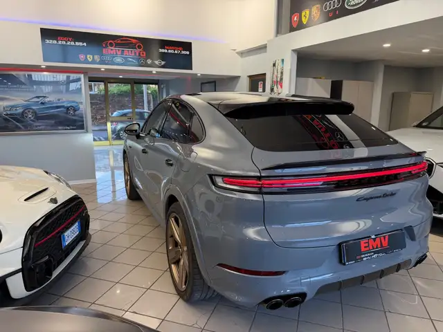 Porsche Cayenne view 12