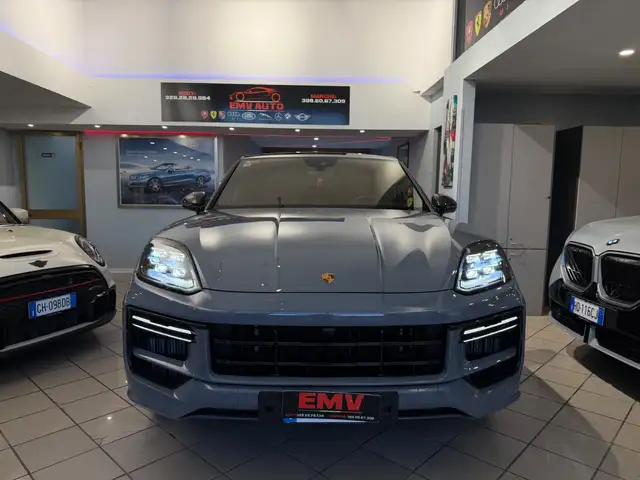 Porsche Cayenne view 2