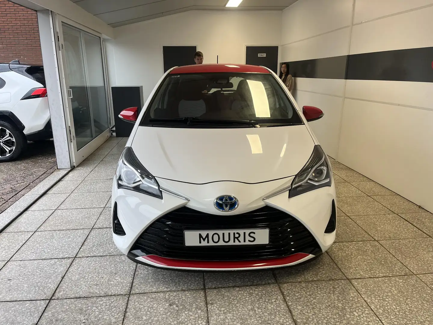 Toyota Yaris 1.5 Hybrid Dynamic Wit - 2