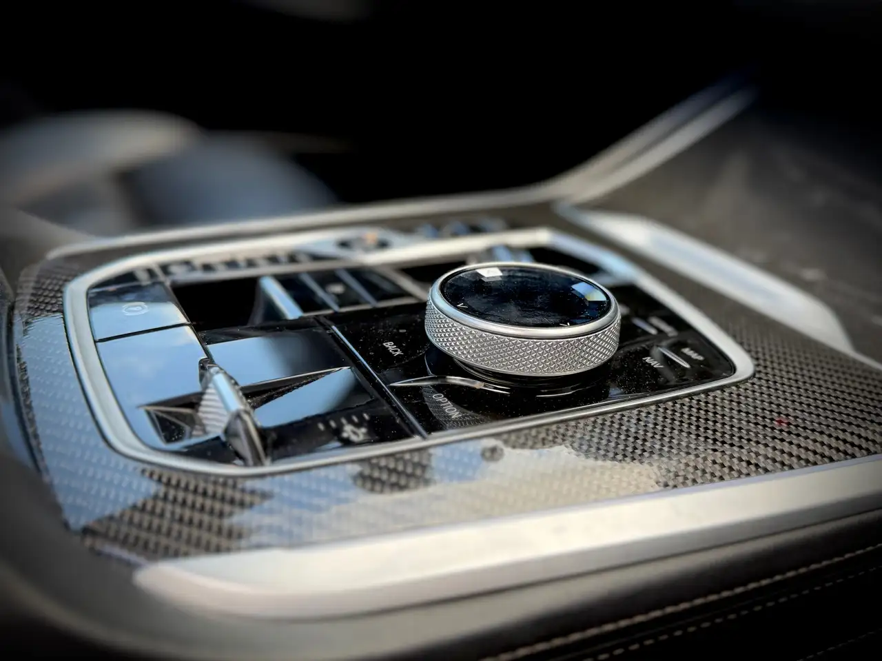 BMW X5 PHEV 3.0AS xDrive50e (360 kW), миниатюра 24