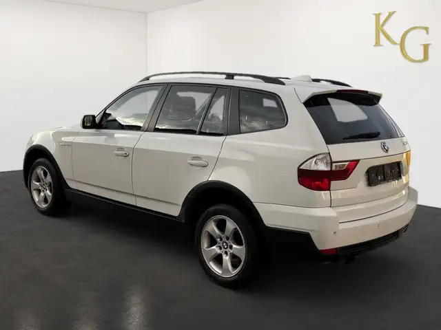 BMW X3 view 4