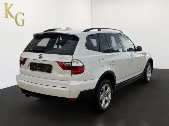 BMW X3 view 6