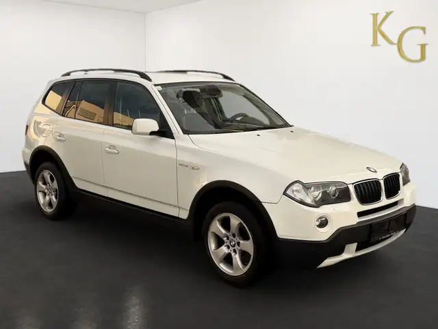 BMW X3 view 8