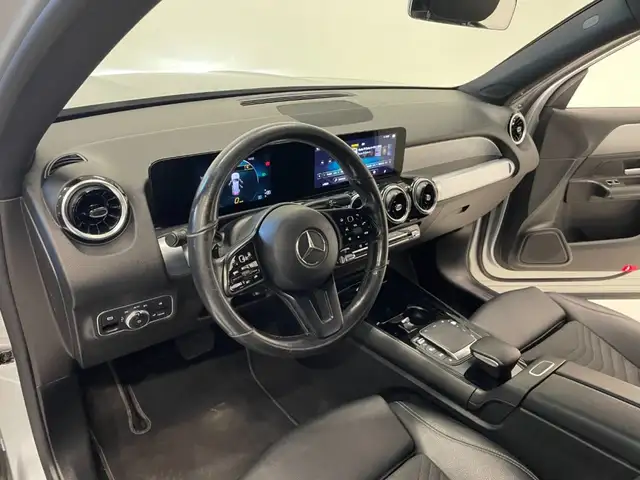 Mercedes-Benz GLB view 15
