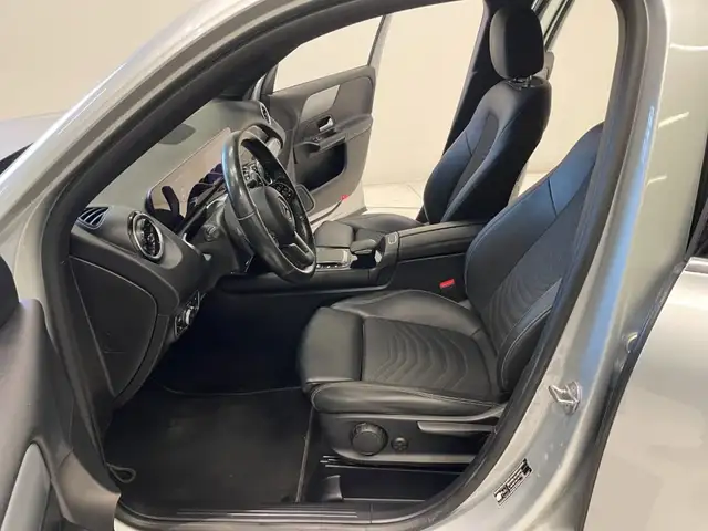 Mercedes-Benz GLB view 6