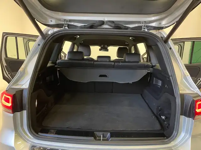 Mercedes-Benz GLB view 14