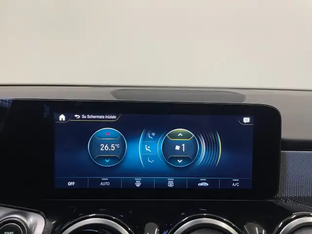 Mercedes-Benz GLB view 13