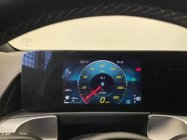 Mercedes-Benz GLB view 5