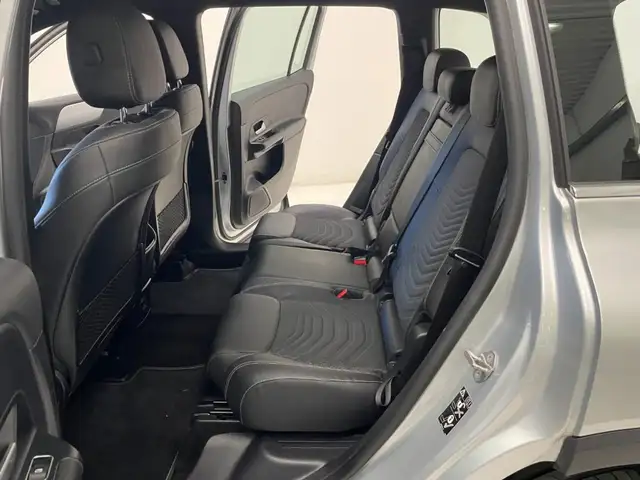 Mercedes-Benz GLB view 7