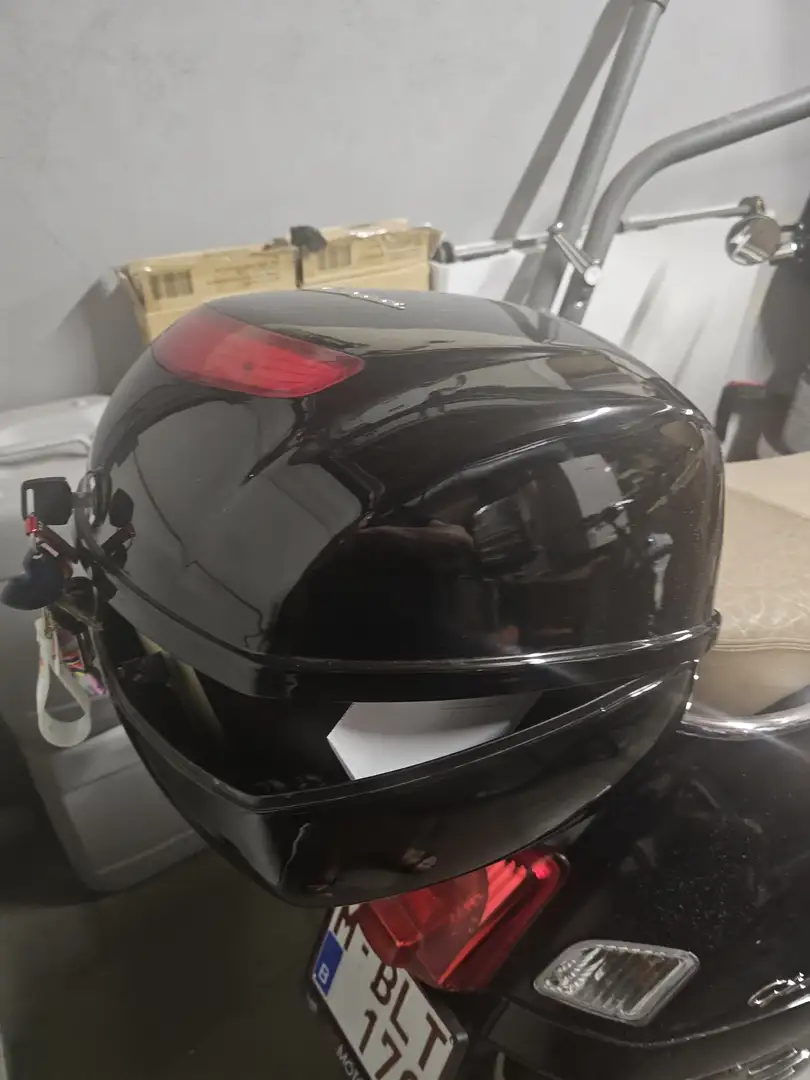 Vespa GTS 250ie Schwarz - 1